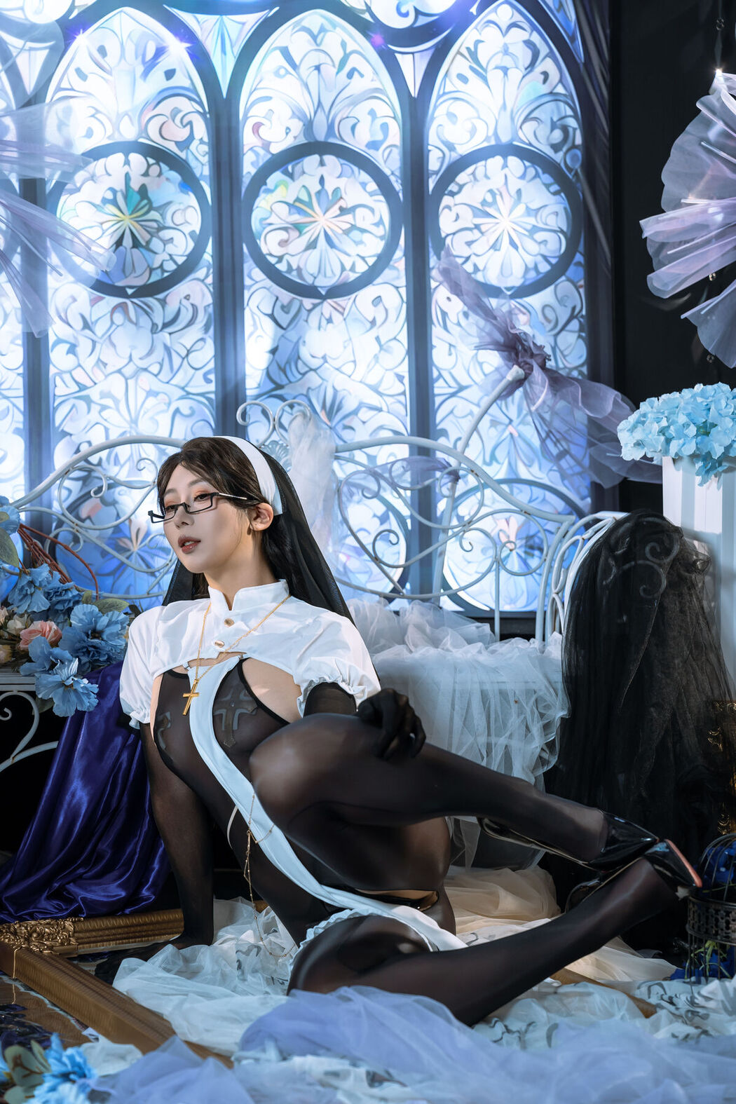 Coser@云溪溪 Yunx1x1 And 奶桃 – 沉陷 修女 (90P – 1V)