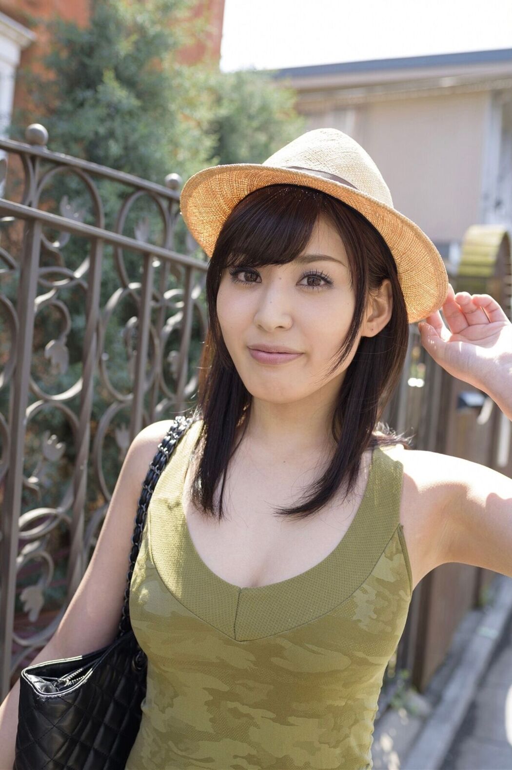 JP Kaneko Satomi 金子智美 – Evolved Gravuer 写真集 濡れた美ボディ ラビリンス (87P)