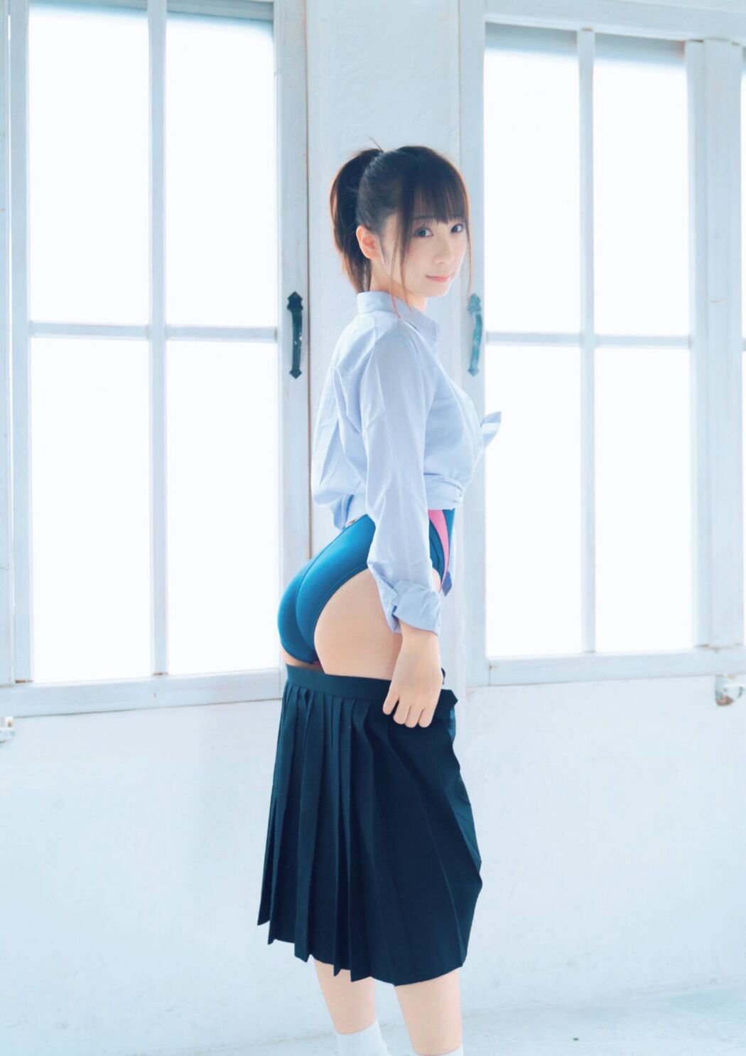 JP Moe Iori 伊織萌 &#8211; 競泳水着 (72P)