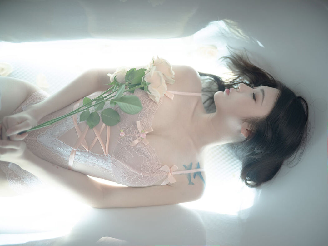 Coser@一米八的大梨子 – 思念如苦海 (41P)