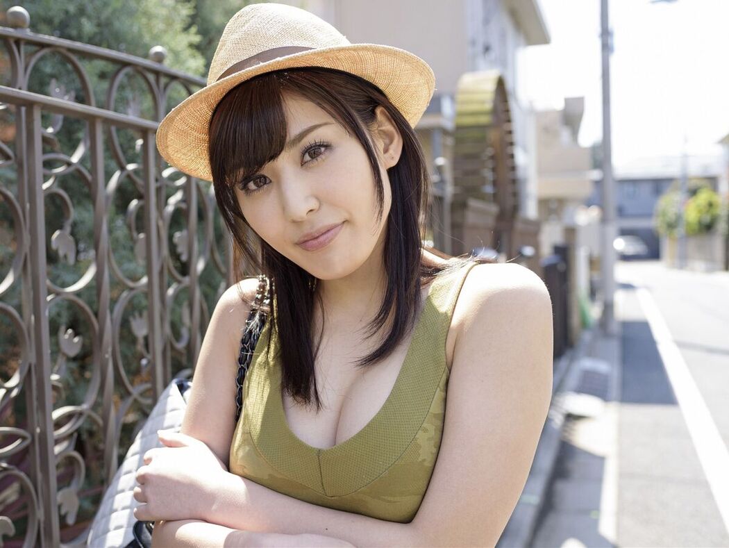 JP Kaneko Satomi 金子智美 – Evolved Gravuer 写真集 濡れた美ボディ ラビリンス (87P)