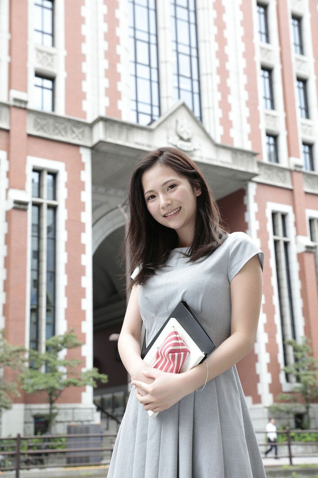 JP Miho Machiyama 街山みほ &#8211; FRIDAYデジタル写真集 現役慶應大学生美女×篠山紀信 撮 深窓 (51P)