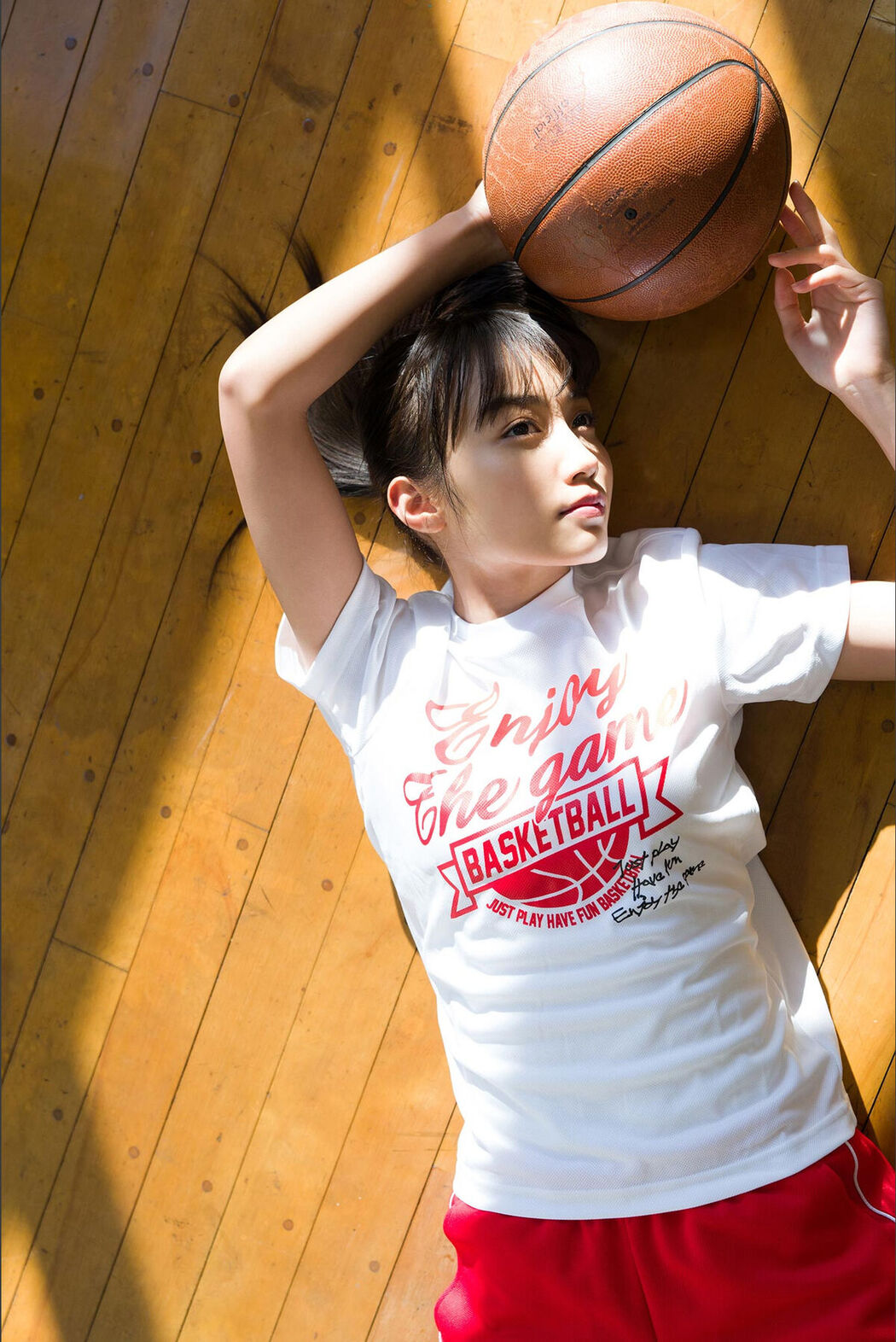 JP Hikari Kuroki 黒木ひかり – 神的美少女 スピサン グラビアフォトブック (42P)