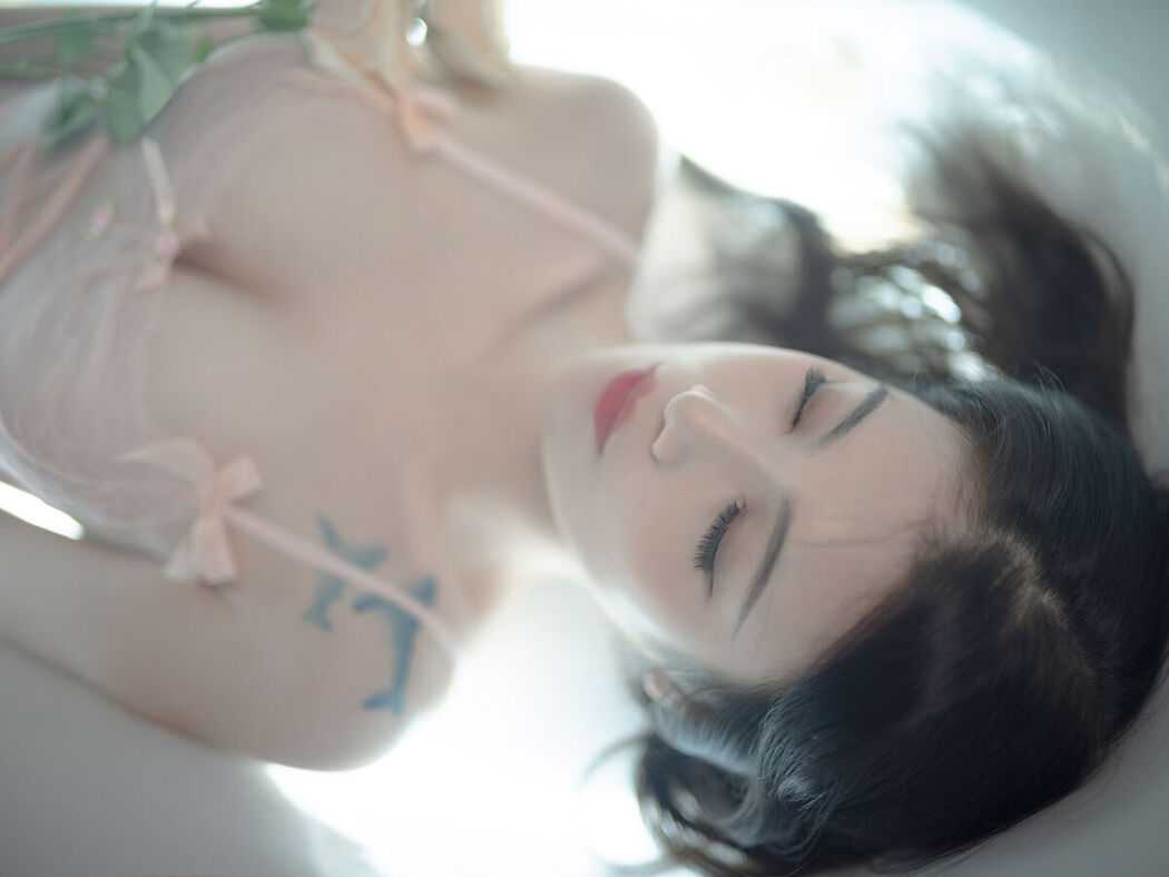 Coser@一米八的大梨子 – 思念如苦海 (41P)