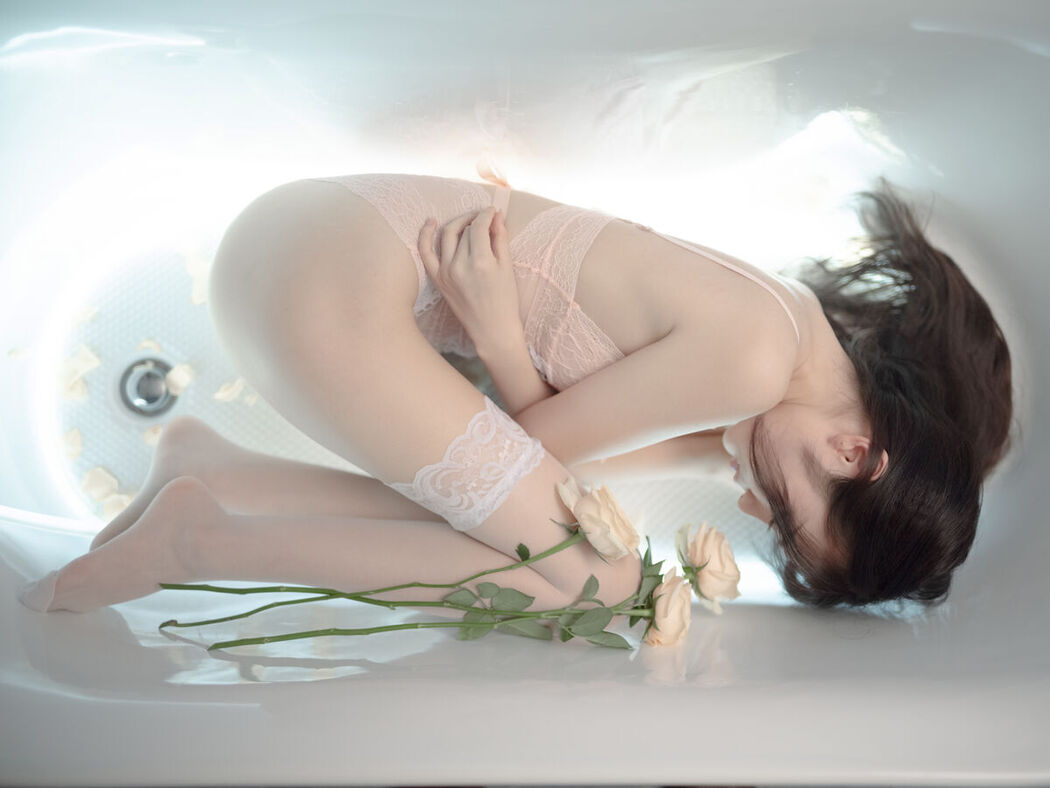 Coser@一米八的大梨子 – 思念如苦海 (41P)