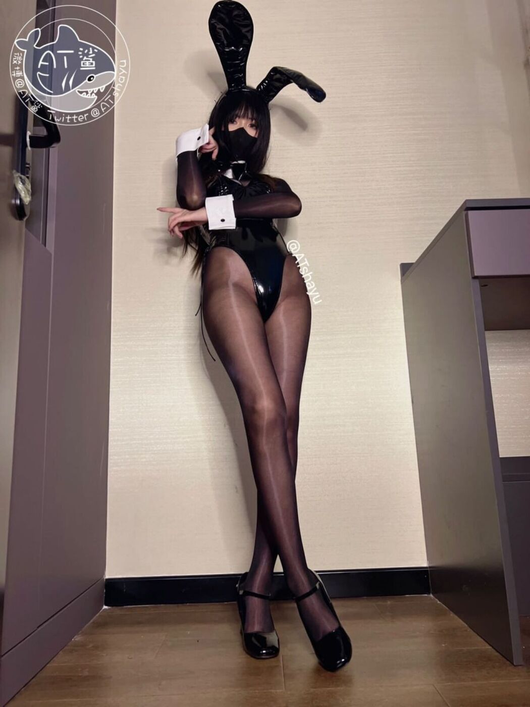Coser@AT鲨 – 连体黑丝兔女郎 Part03 (54P)