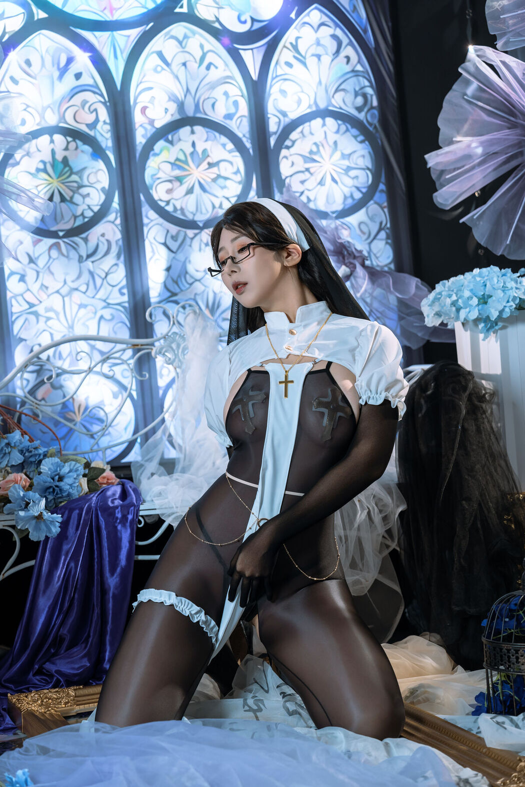 Coser@云溪溪 Yunx1x1 And 奶桃 – 沉陷 修女 (90P – 1V)