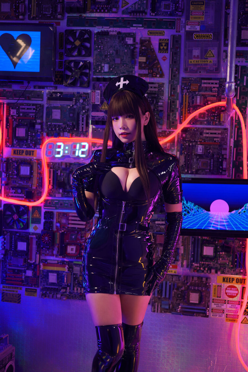 Coser@Neko薇薇 – 暗黑护士 (54P)