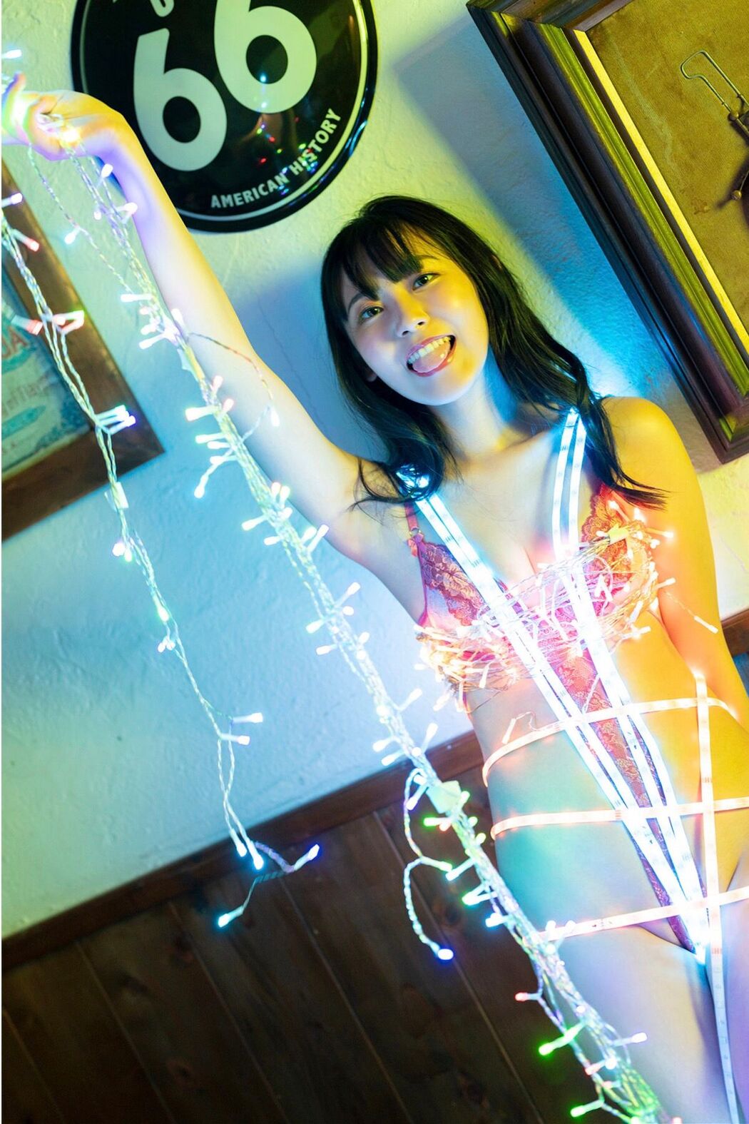 JP Moka Hayashida 林田百加 – FLASHデジタル写真集 ハイレグ光っちゃった (88P)