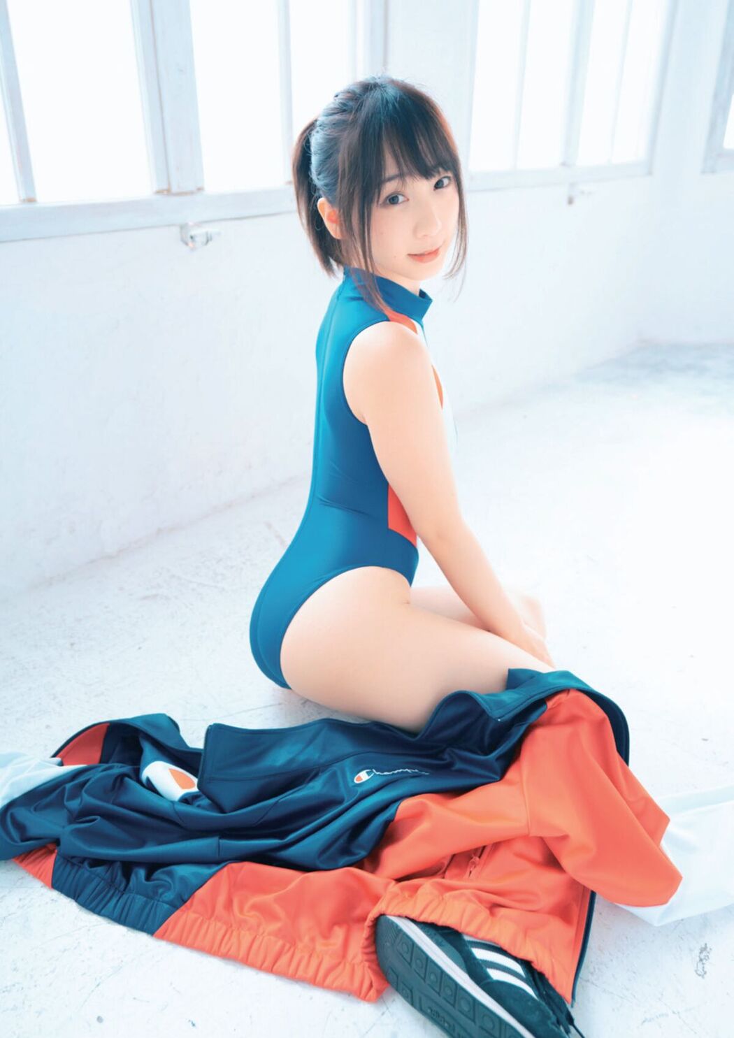 JP Moe Iori 伊織萌 &#8211; 競泳水着 (72P)