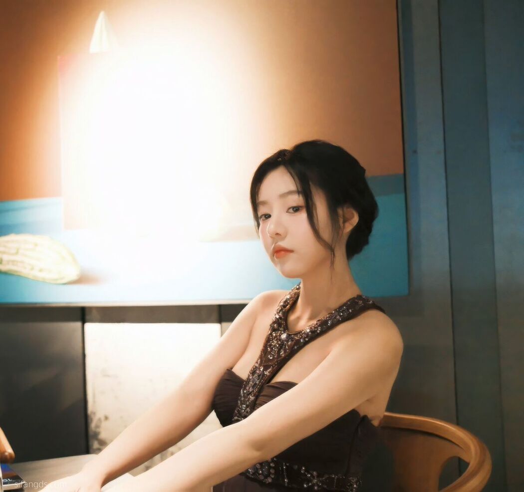 Sha Le Mei Xiao Cang Lao Shi 莎乐美小苍老师 &#8211; 网红外围 最新私密群门槛福利 Part03 (61P)