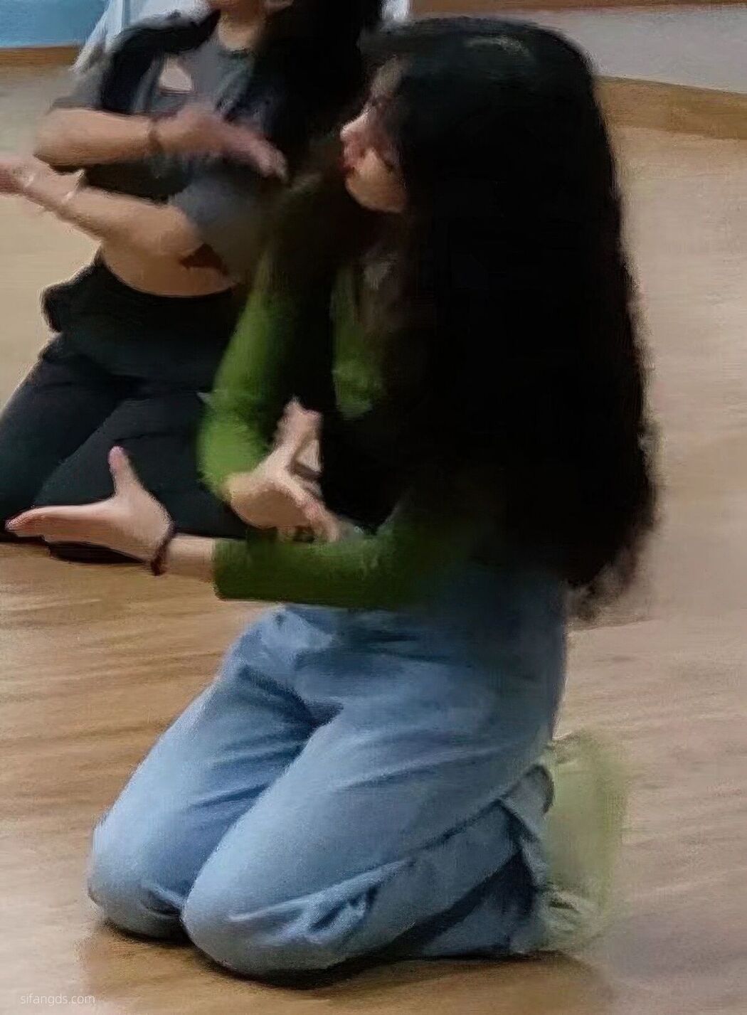 Sha Le Mei Xiao Cang Lao Shi 莎乐美小苍老师 &#8211; 网红外围 最新私密群门槛福利 Part03 (61P)