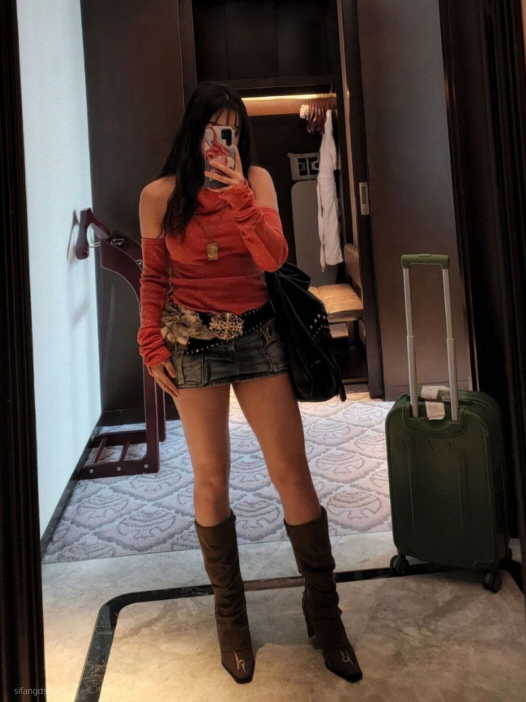 Sha Le Mei Xiao Cang Lao Shi 莎乐美小苍老师 &#8211; 网红外围 最新私密群门槛福利 Part02 (61P)