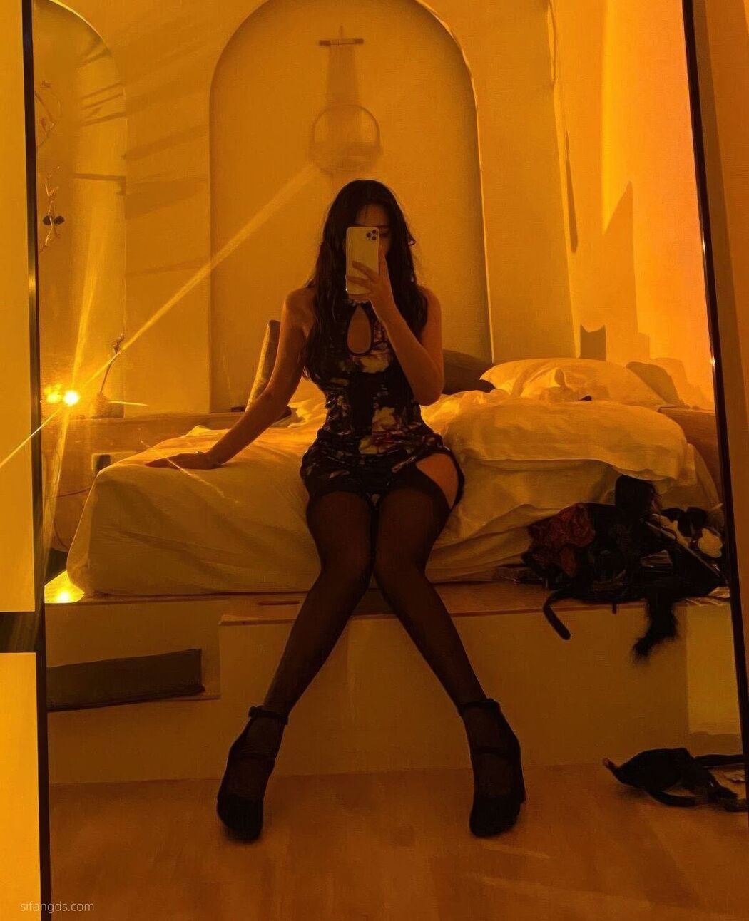 Sha Le Mei Xiao Cang Lao Shi 莎乐美小苍老师 &#8211; 网红外围 最新私密群门槛福利 Part01 (61P &#8211; 28V)