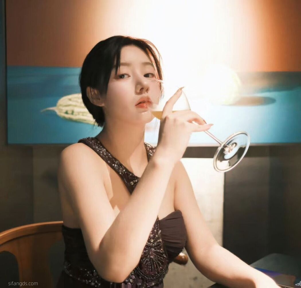 Sha Le Mei Xiao Cang Lao Shi 莎乐美小苍老师 &#8211; 网红外围 最新私密群门槛福利 Part02 (61P)