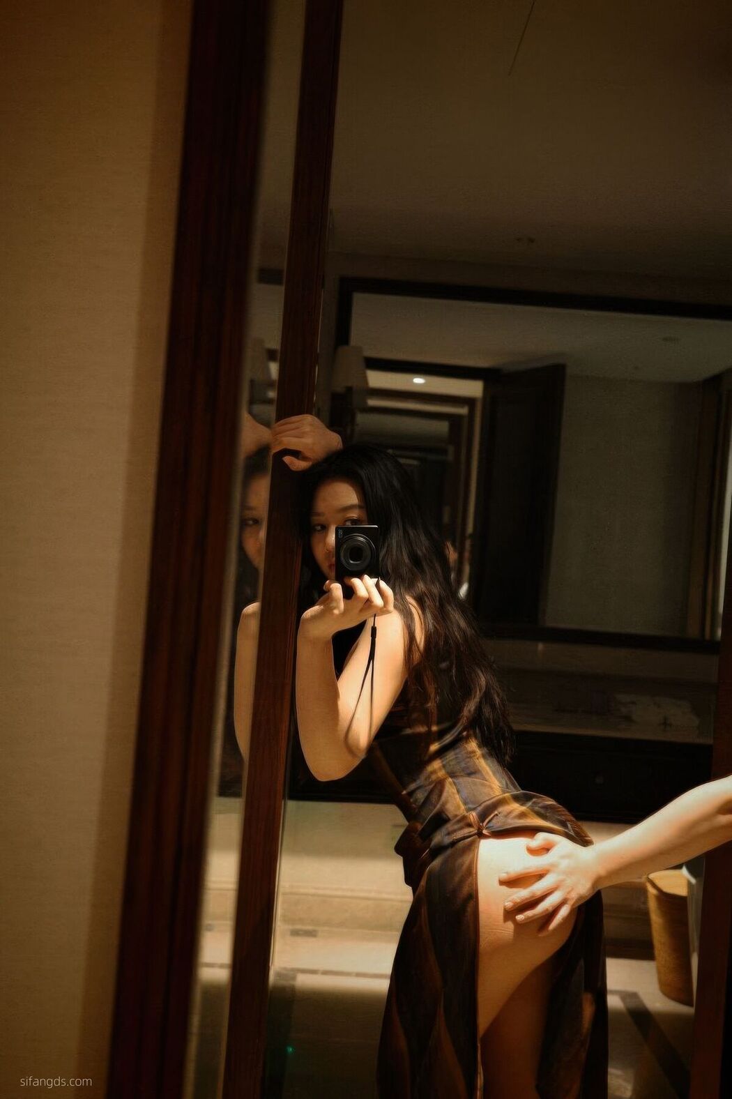 Sha Le Mei Xiao Cang Lao Shi 莎乐美小苍老师 &#8211; 网红外围 最新私密群门槛福利 Part01 (61P &#8211; 28V)