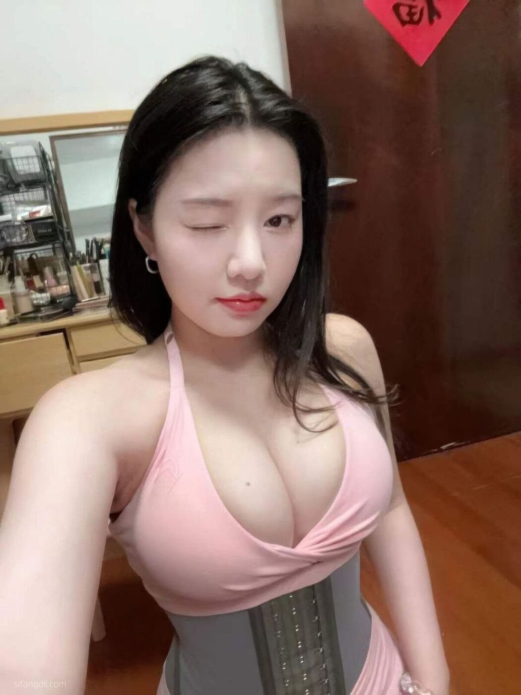 Sha Le Mei Xiao Cang Lao Shi 莎乐美小苍老师 &#8211; 网红外围 最新私密群门槛福利 Part01 (61P &#8211; 28V)