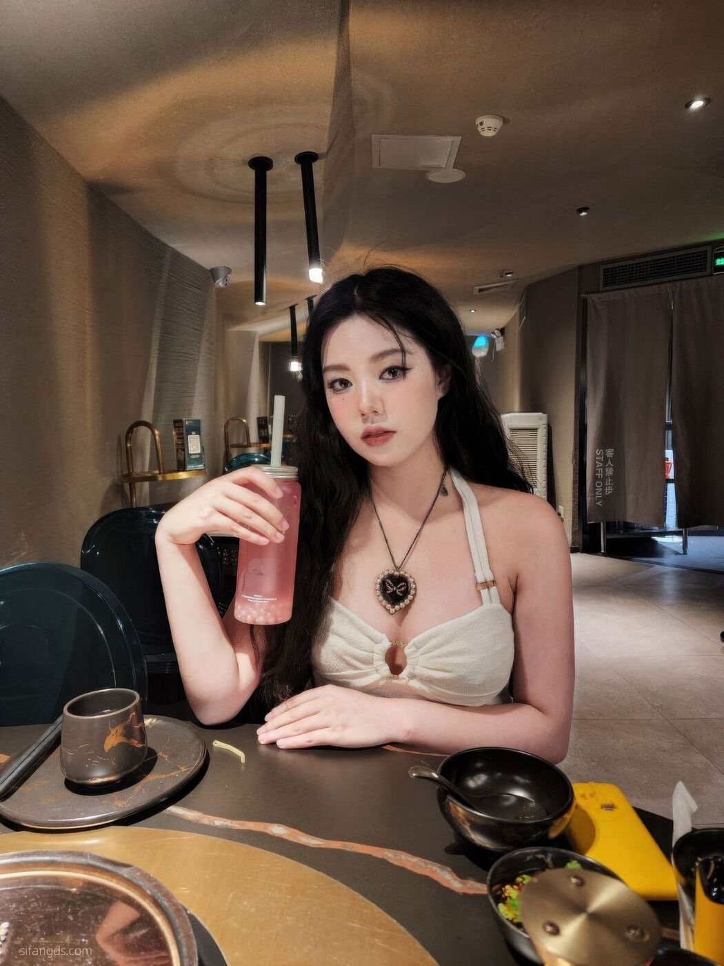 Sha Le Mei Xiao Cang Lao Shi 莎乐美小苍老师 &#8211; 网红外围 最新私密群门槛福利 Part03 (61P)