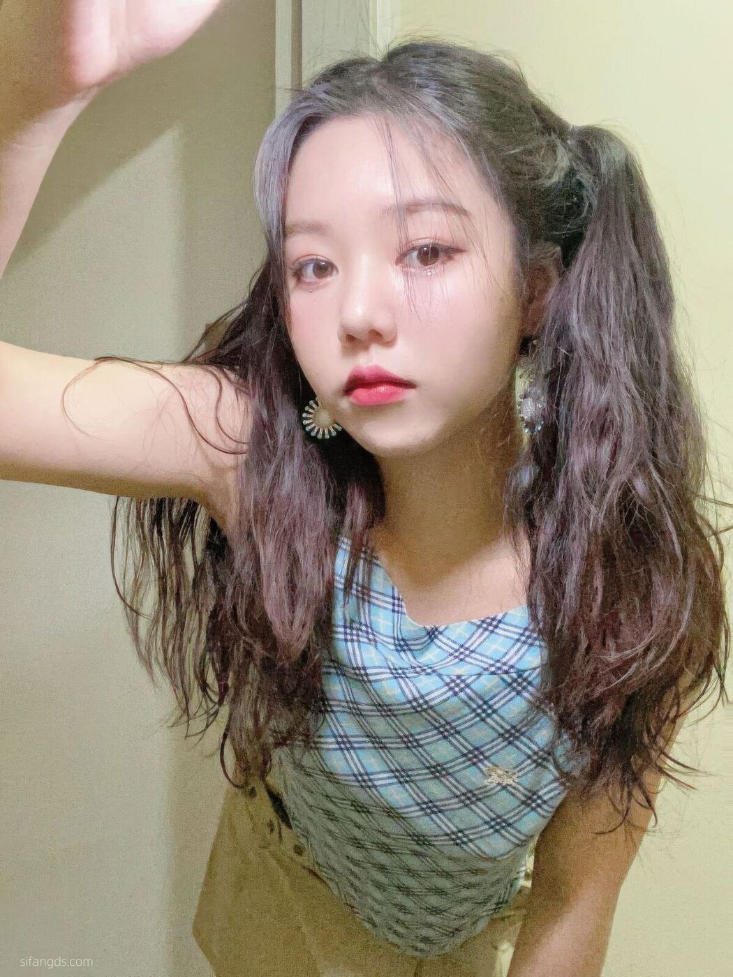 Sha Le Mei Xiao Cang Lao Shi 莎乐美小苍老师 &#8211; 网红外围 最新私密群门槛福利 Part01 (61P &#8211; 28V)