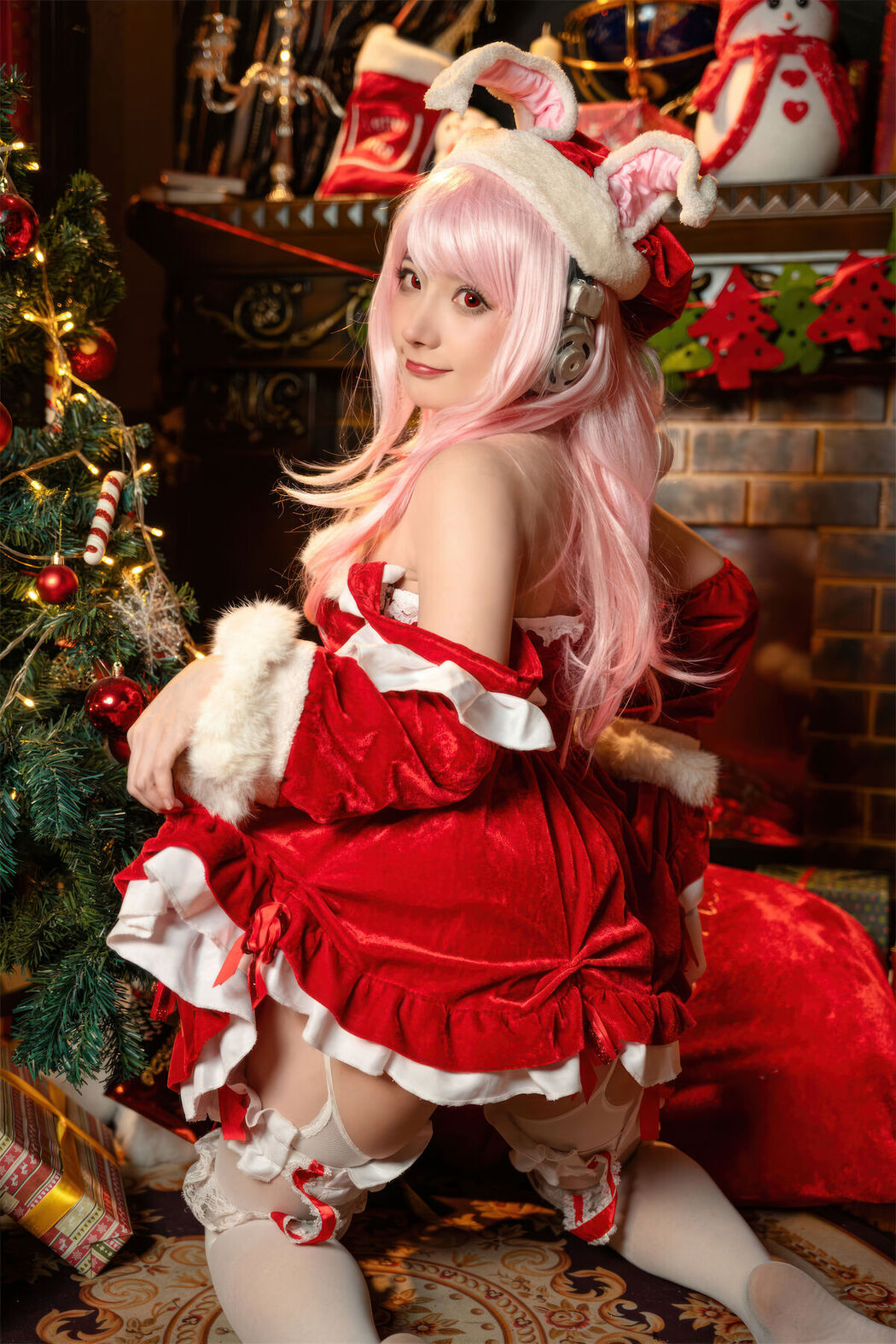 Coser@是三不是世w – 索尼子 圣诞 (44P)