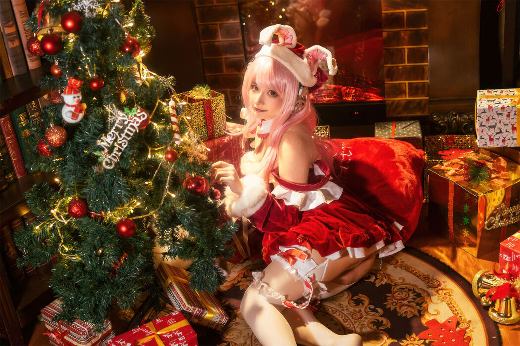 Coser@是三不是世w – 索尼子 圣诞 (44P)