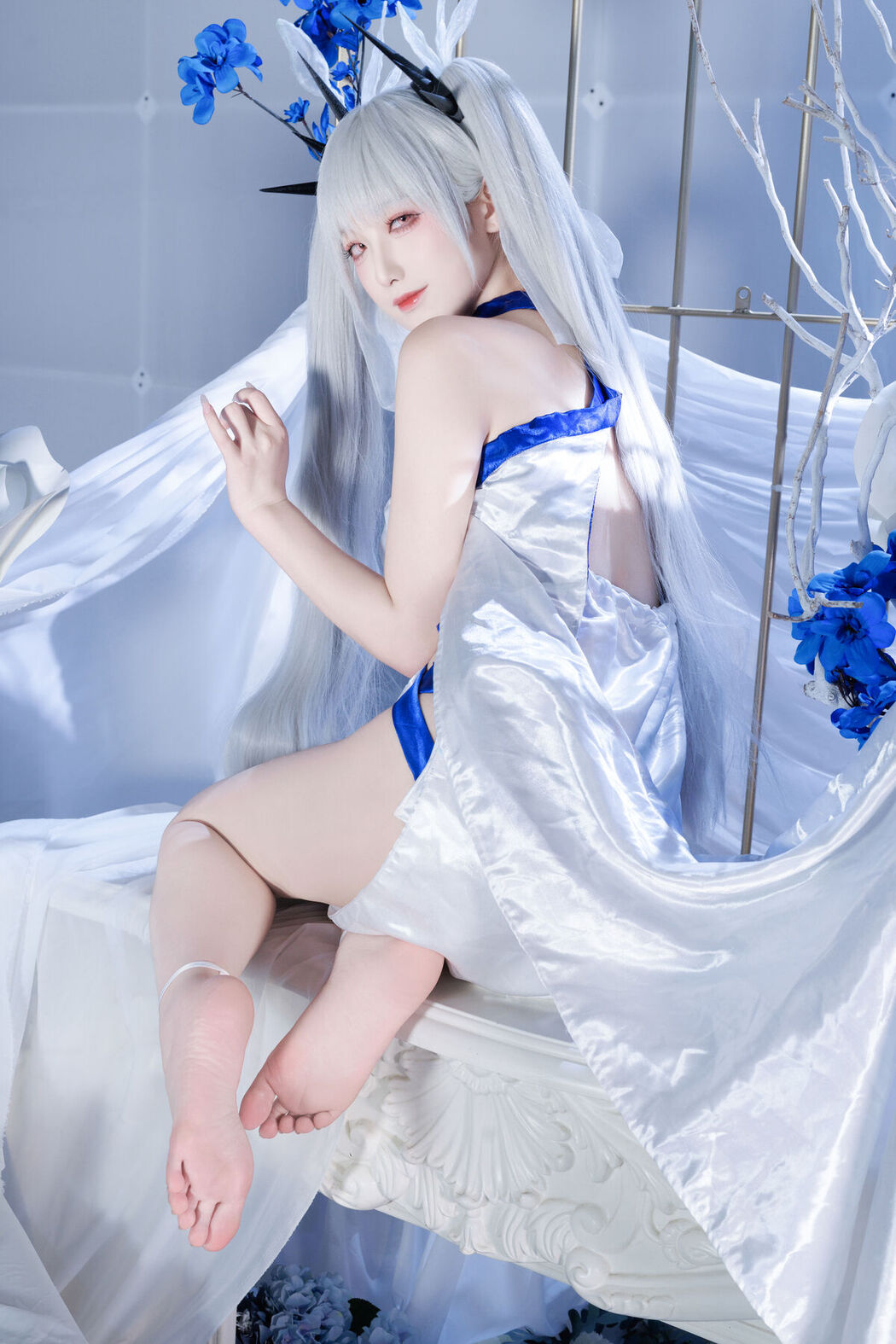 Coser@封疆疆v – 可畏礼服 (33P)