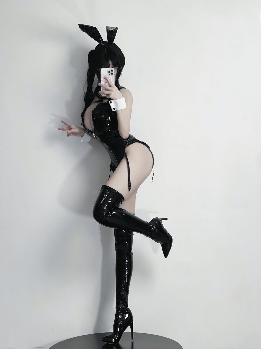 Coser@幼愛Youmeko – 黑漆皮高跟兔女郎 (30P)