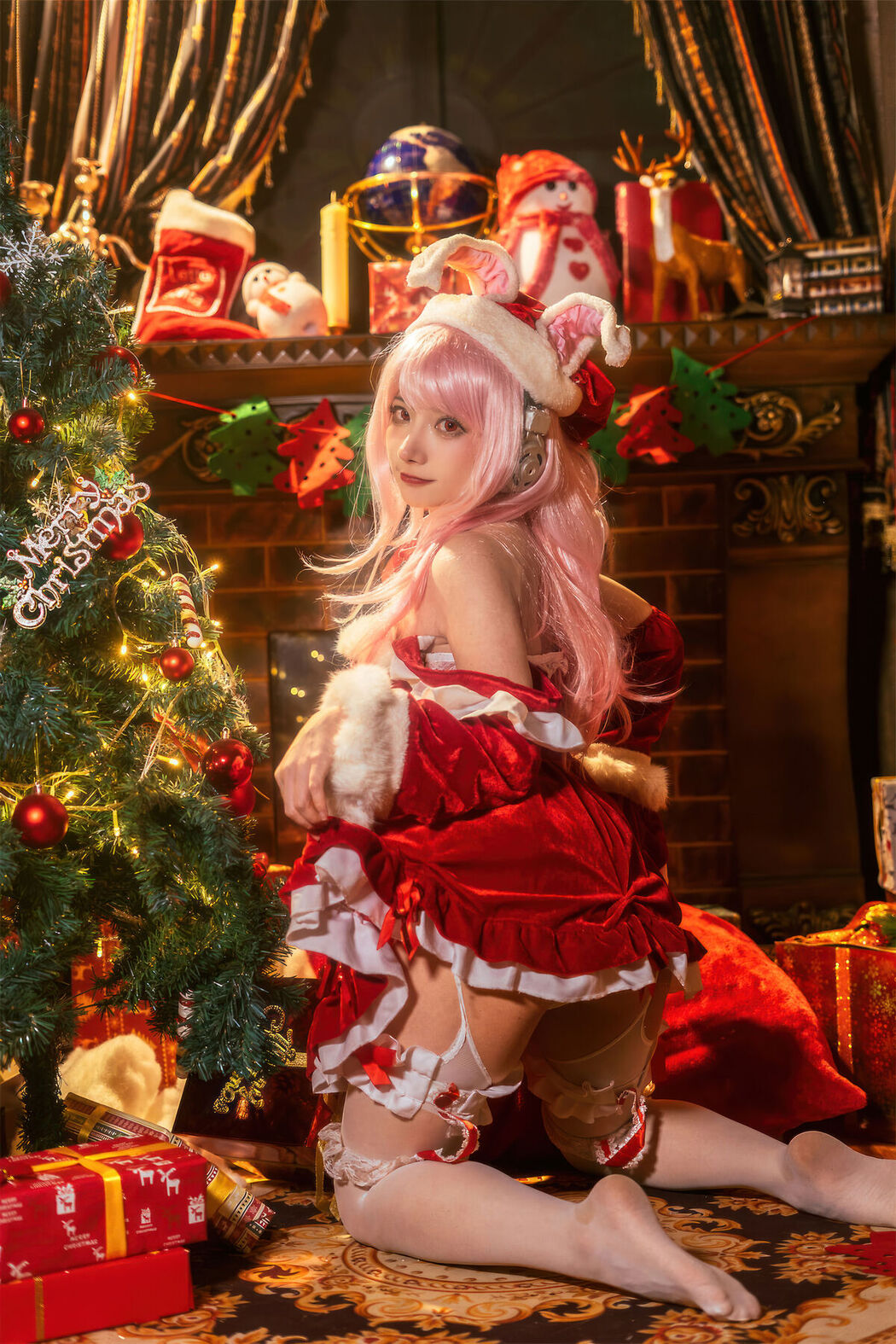 Coser@是三不是世w – 索尼子 圣诞 (44P)