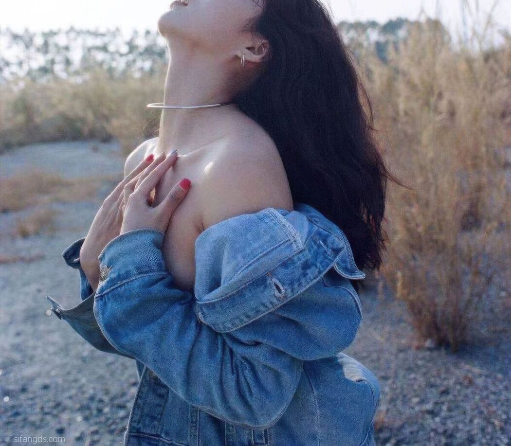 Sha Le Mei Xiao Cang Lao Shi 莎乐美小苍老师 – 网红外围 最新私密群门槛福利 Part05 (61P)