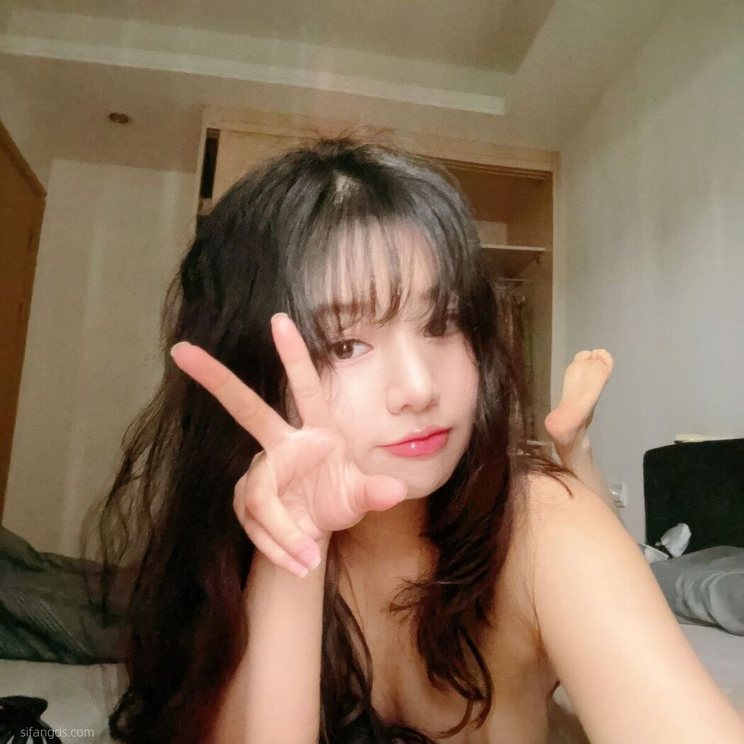 Sha Le Mei Xiao Cang Lao Shi 莎乐美小苍老师 – 网红外围 最新私密群门槛福利 Part05 (61P)