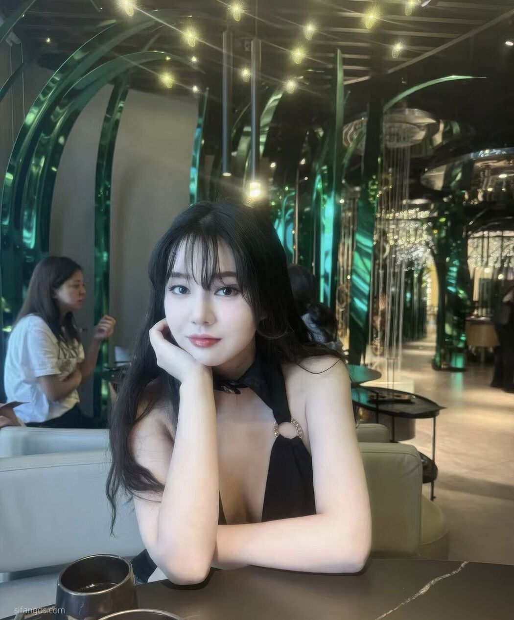 Sha Le Mei Xiao Cang Lao Shi 莎乐美小苍老师 – 网红外围 最新私密群门槛福利 Part04 (61P)