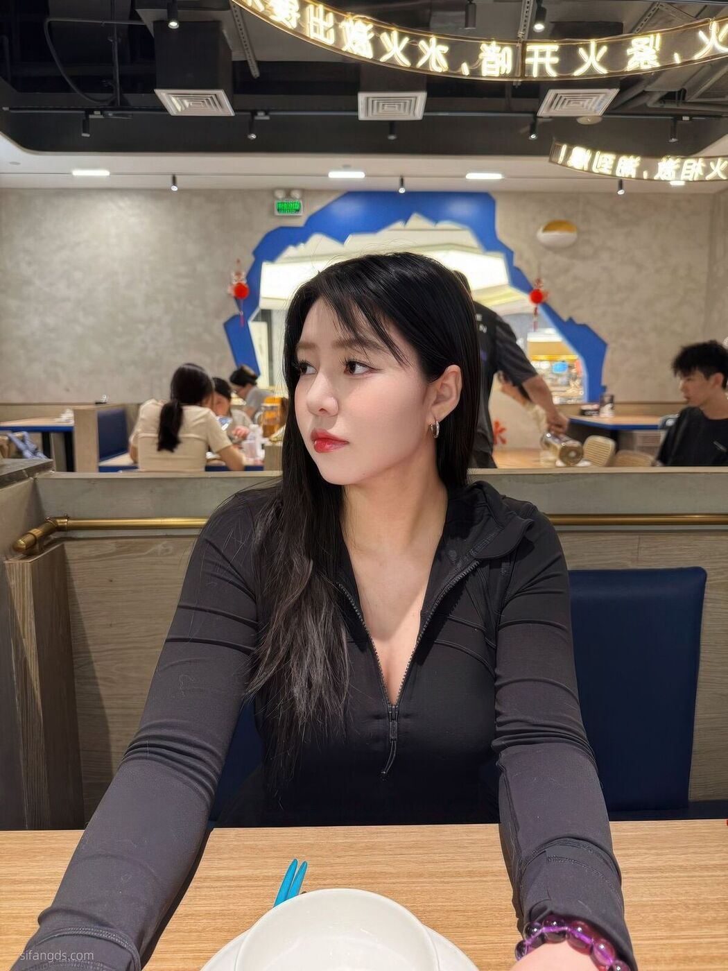 Sha Le Mei Xiao Cang Lao Shi 莎乐美小苍老师 – 网红外围 最新私密群门槛福利 Part05 (61P)