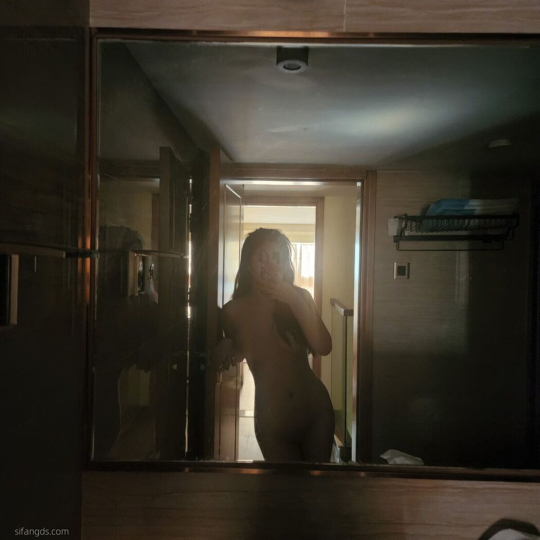 Sha Le Mei Xiao Cang Lao Shi 莎乐美小苍老师 – 网红外围 最新私密群门槛福利 Part04 (61P)