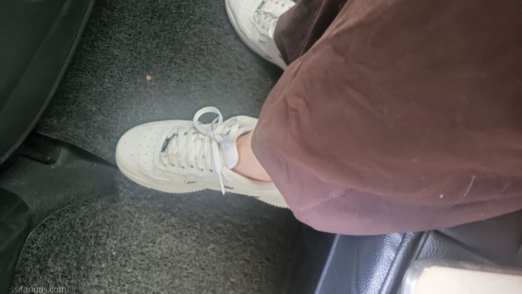 Sha Le Mei Xiao Cang Lao Shi 莎乐美小苍老师 – 网红外围 最新私密群门槛福利 Part05 (61P)