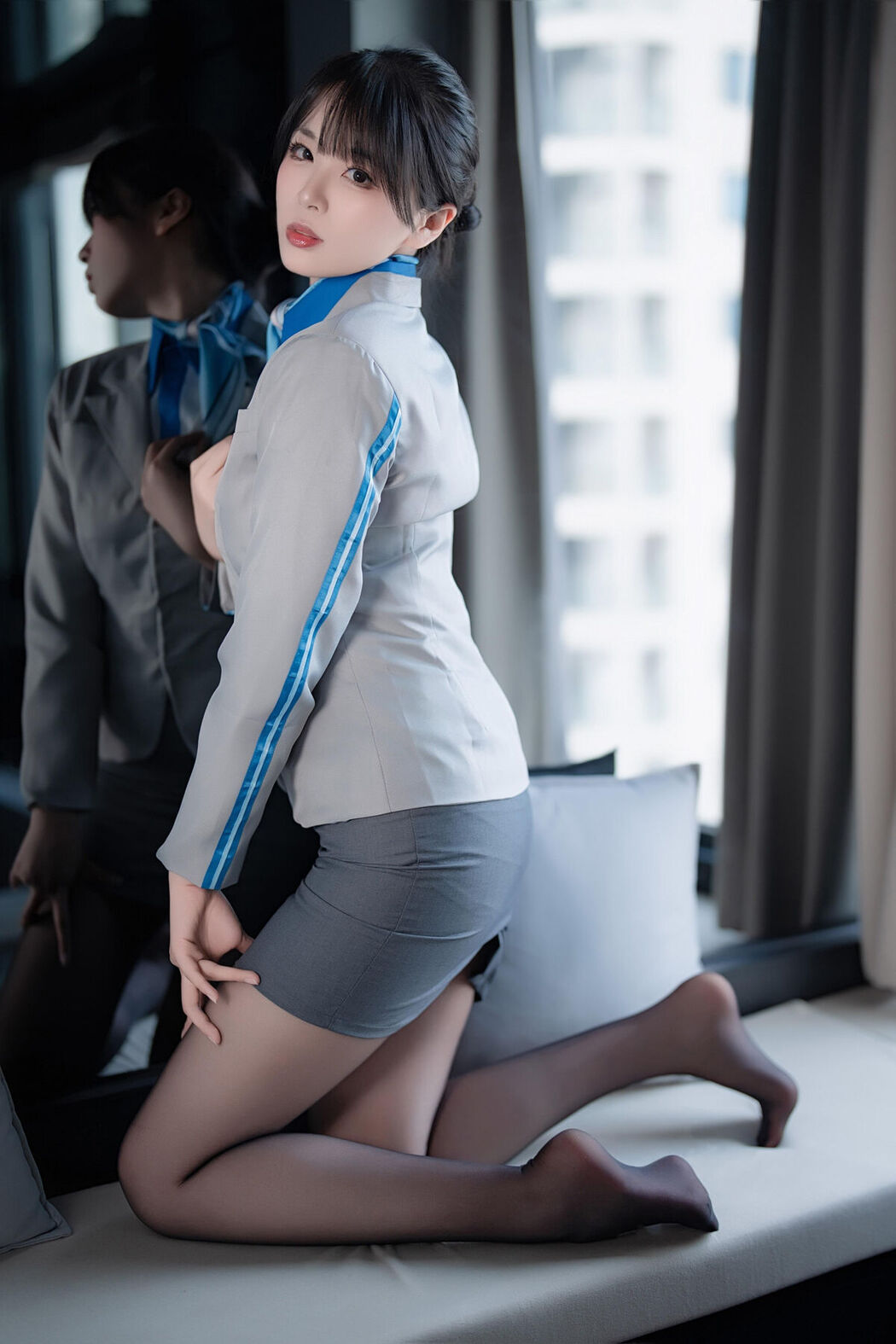 Coser@轩萧学姐 – 空姐室内黑丝 (75P)