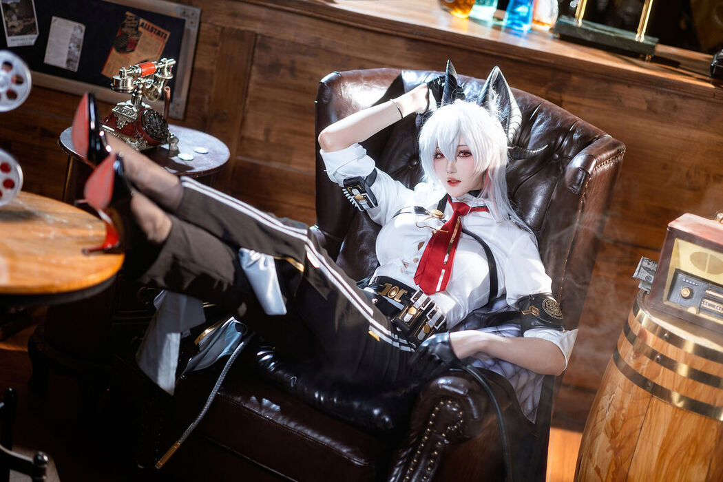 Coser@瓜希酱 &#8211; 鸣潮 赞妮 (20P)