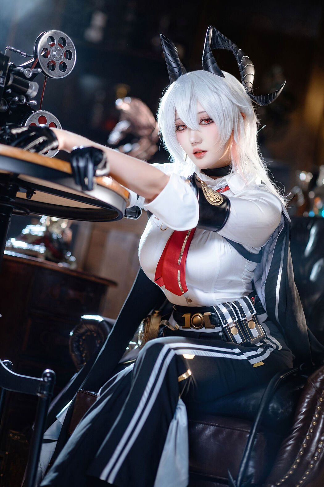 Coser@瓜希酱 &#8211; 鸣潮 赞妮 (20P)