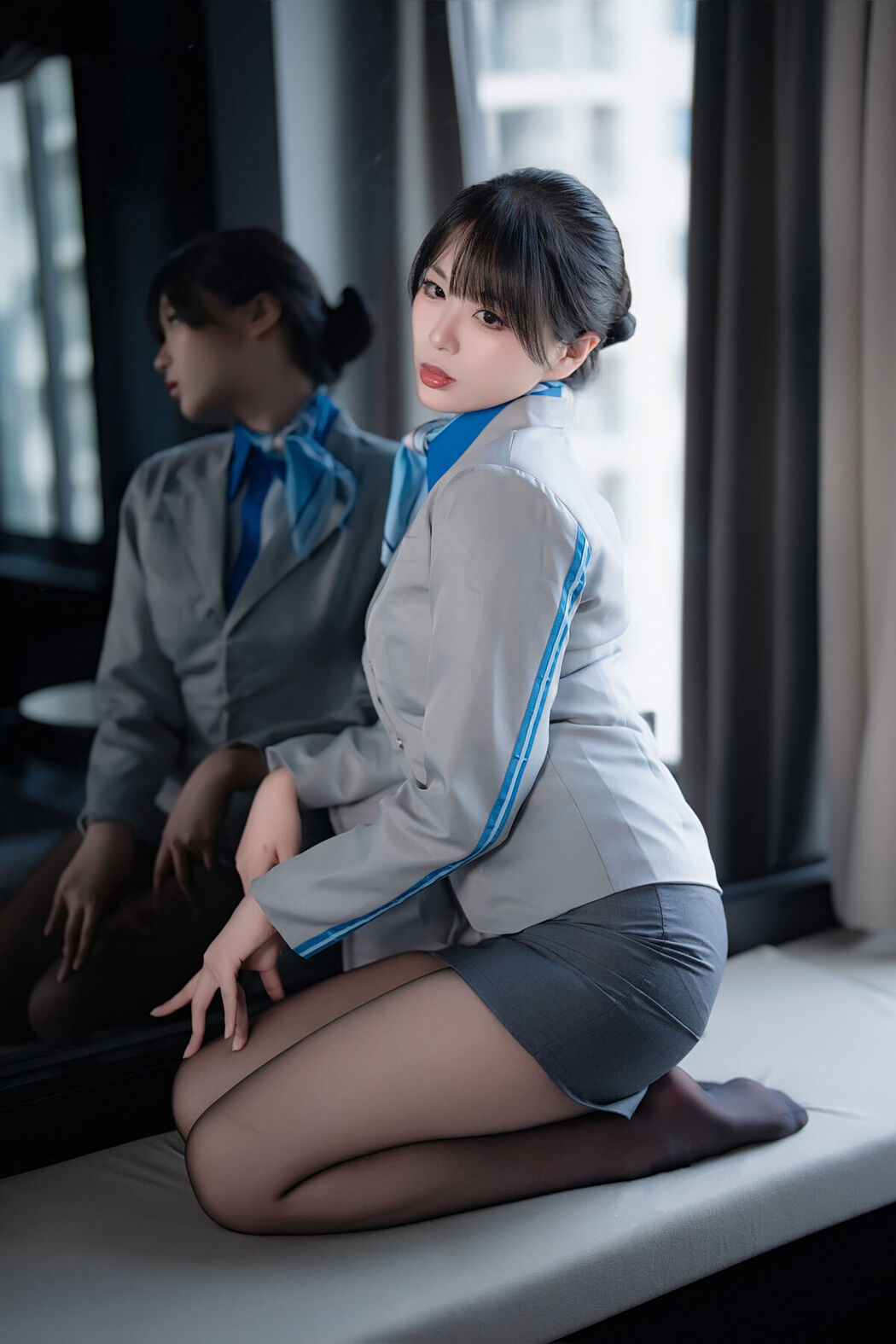 Coser@轩萧学姐 – 空姐室内黑丝 (75P)