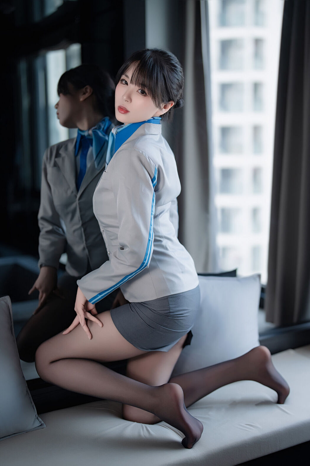 Coser@轩萧学姐 – 空姐室内黑丝 (75P)