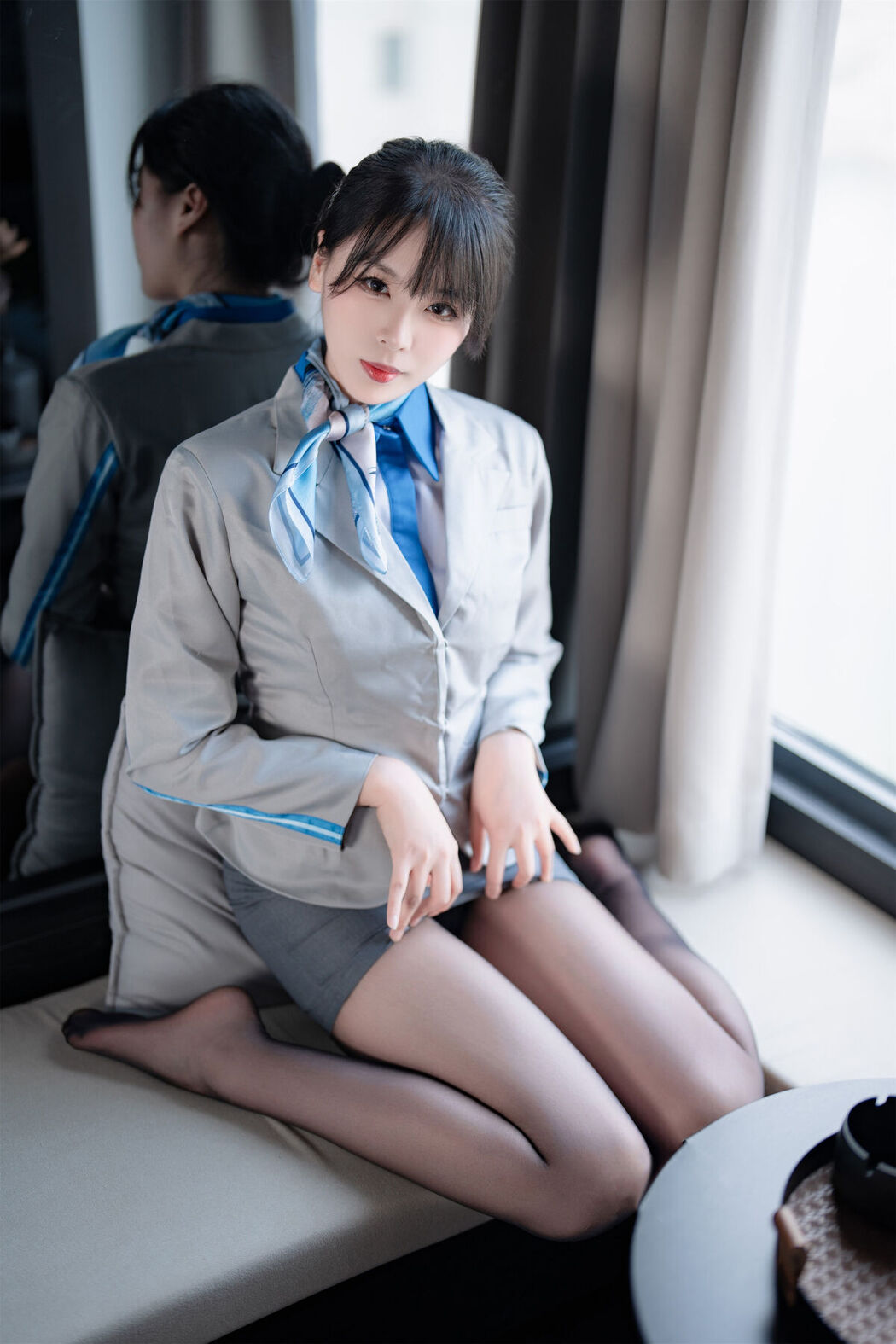 Coser@轩萧学姐 – 空姐室内黑丝 (75P)