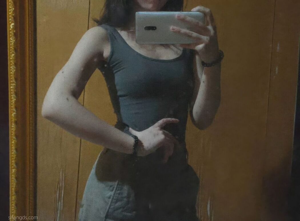 Sha Le Mei Xiao Cang Lao Shi 莎乐美小苍老师 – 网红外围 最新私密群门槛福利 Part06 (61P)