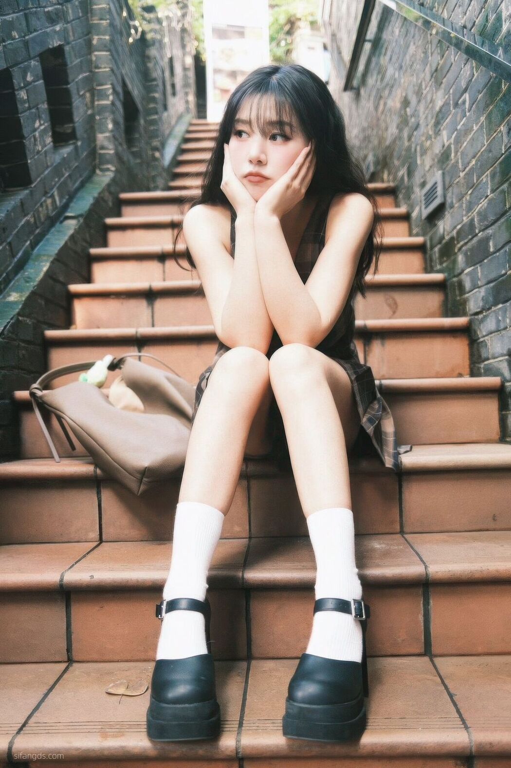 Sha Le Mei Xiao Cang Lao Shi 莎乐美小苍老师 – 网红外围 最新私密群门槛福利 Part06 (61P)