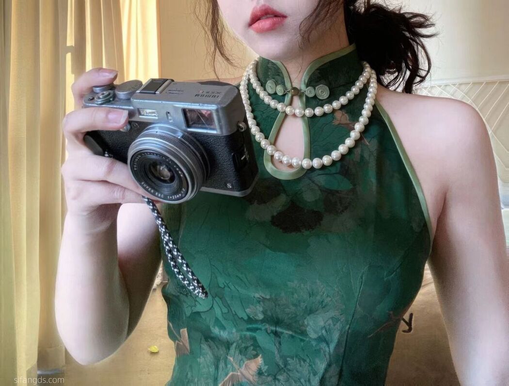 Sha Le Mei Xiao Cang Lao Shi 莎乐美小苍老师 – 网红外围 最新私密群门槛福利 Part06 (61P)