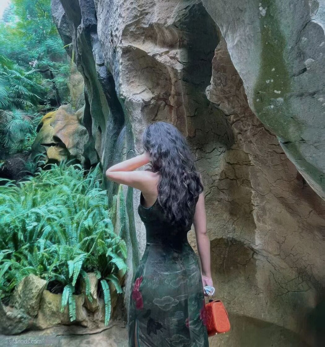 Sha Le Mei Xiao Cang Lao Shi 莎乐美小苍老师 – 网红外围 最新私密群门槛福利 Part07 (60P)