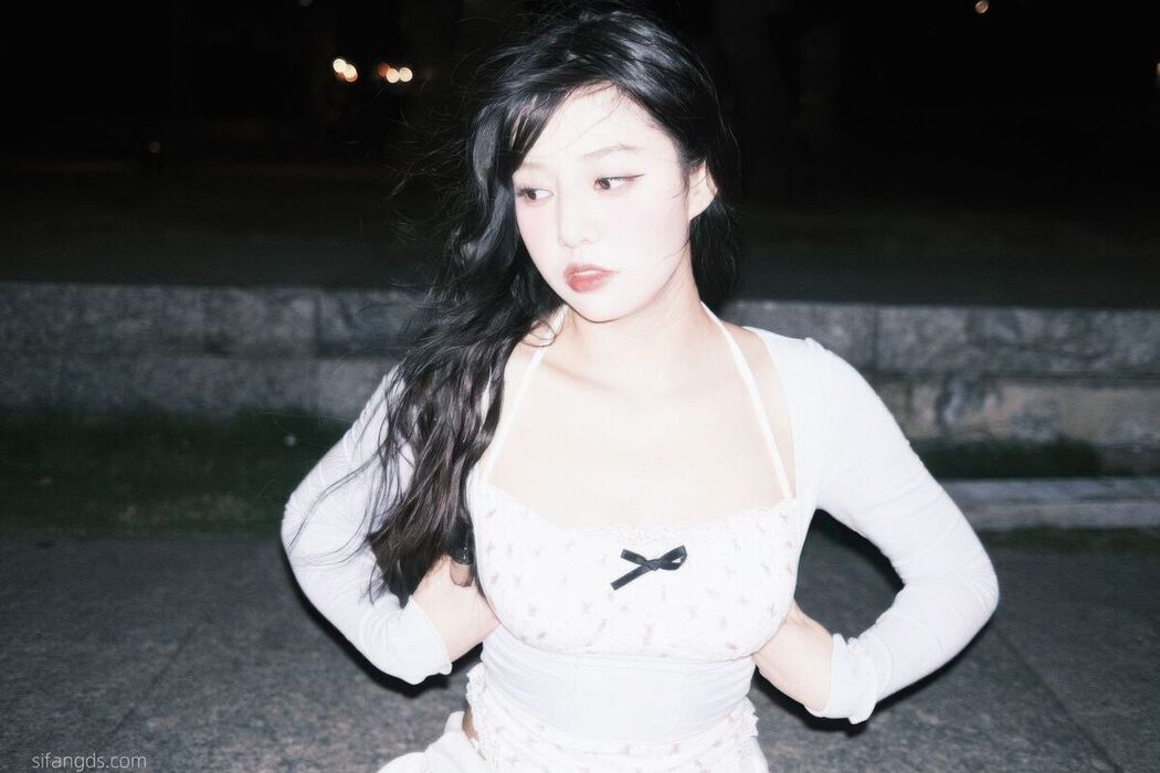 Sha Le Mei Xiao Cang Lao Shi 莎乐美小苍老师 – 网红外围 最新私密群门槛福利 Part07 (60P)