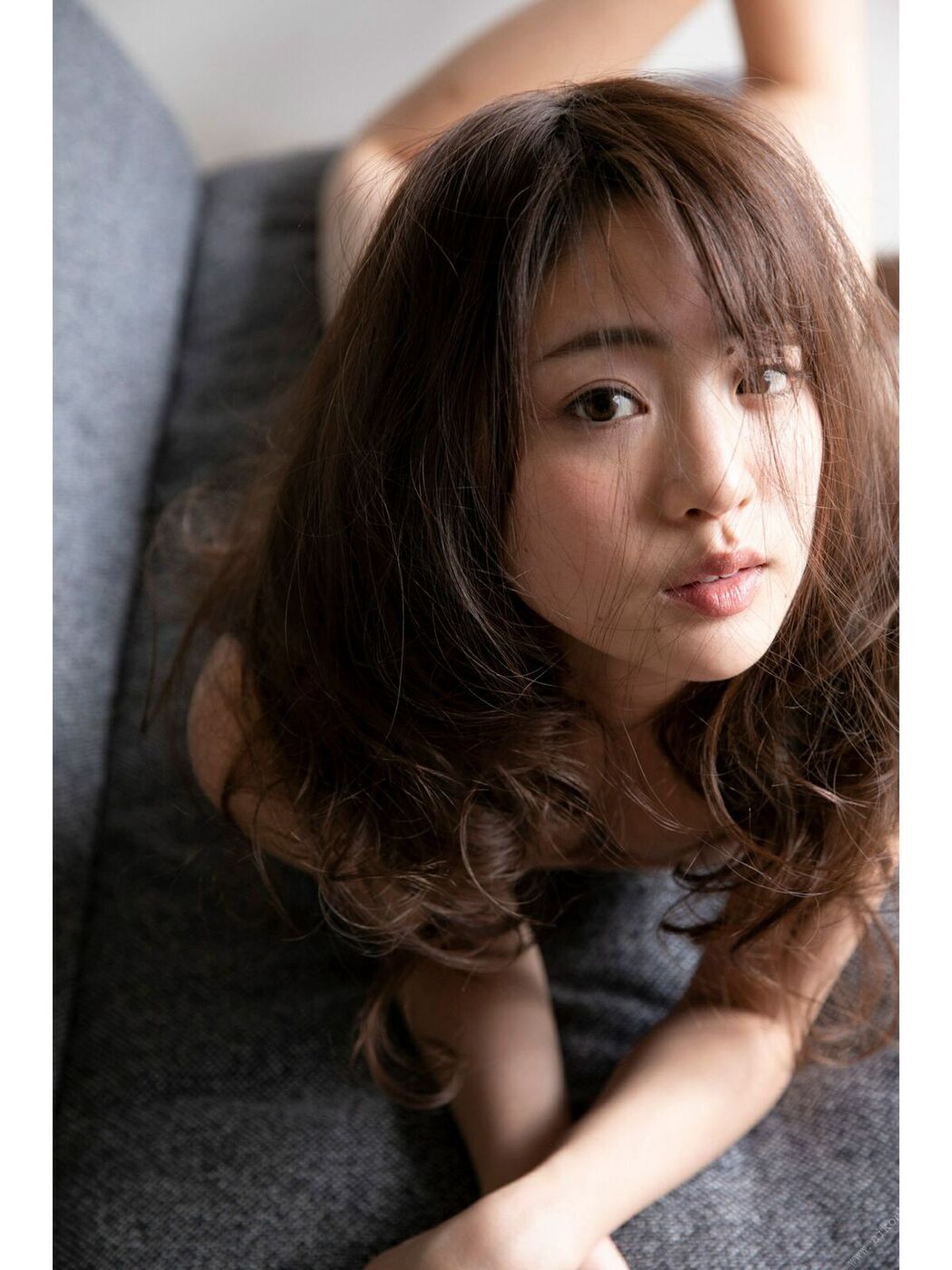 JP Shida Yuumi 志田友美 – FLASHデジタル写真集 アイドルの魂は美脚に宿る (66P)