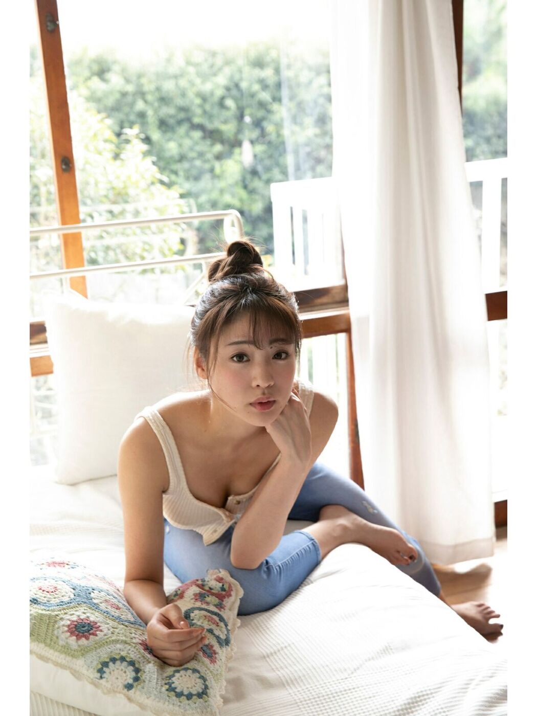 JP Shida Yuumi 志田友美 – FLASHデジタル写真集 アイドルの魂は美脚に宿る (66P)