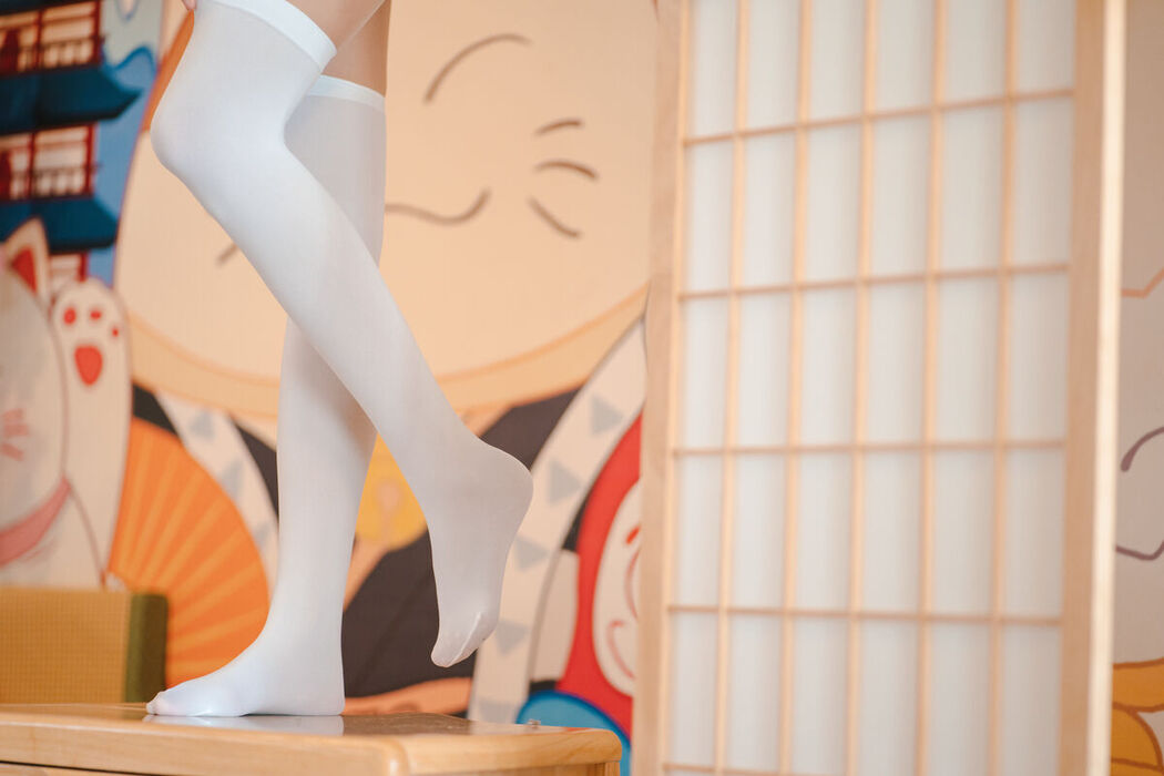 Coser@吃了个迟 – 夏日呓语 Part03 (55P)