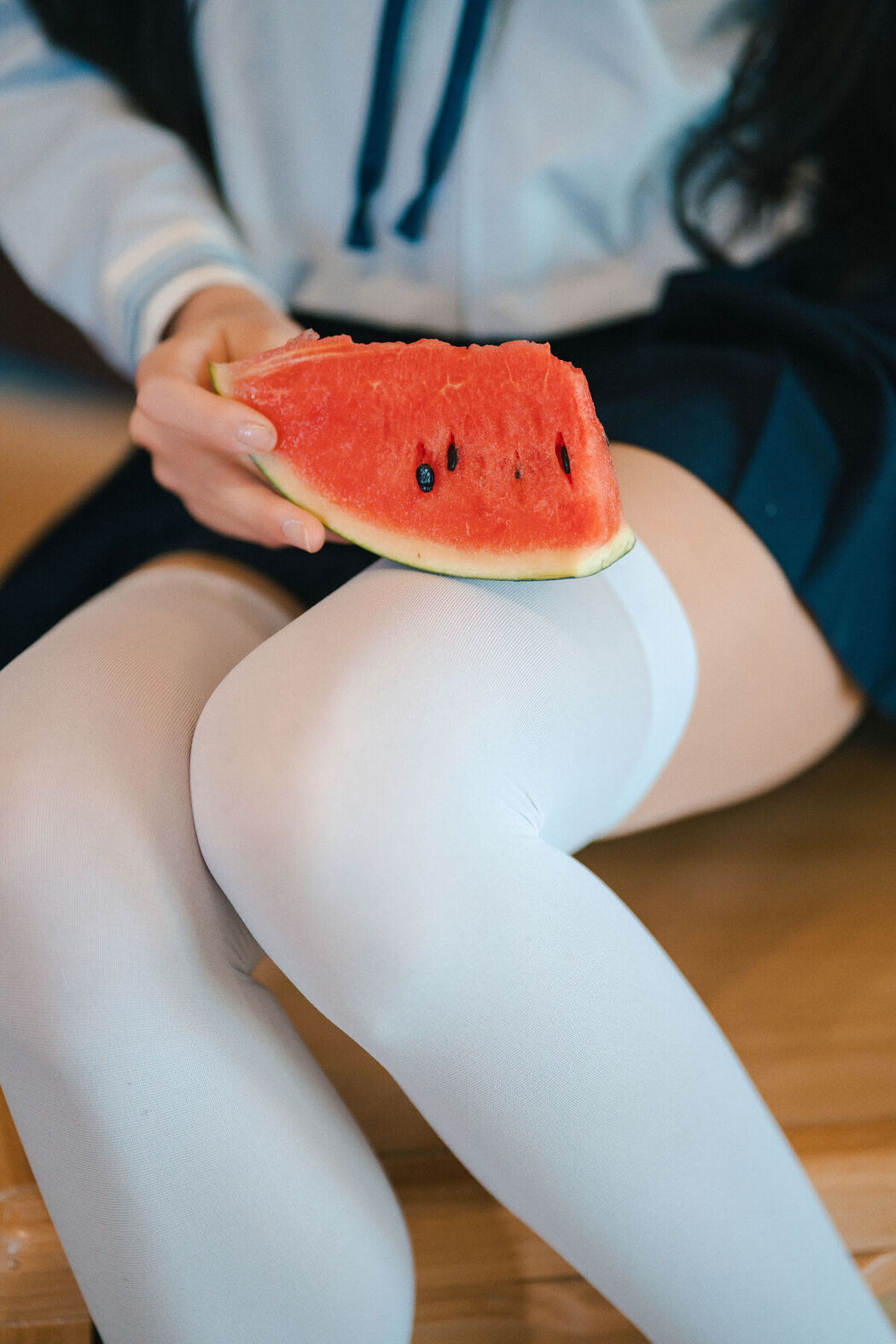 Coser@吃了个迟 – 夏日呓语 Part03 (55P)