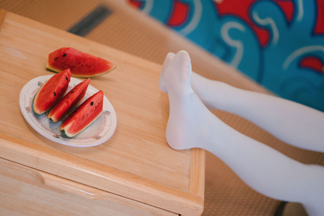 Coser@吃了个迟 – 夏日呓语 Part03 (55P)